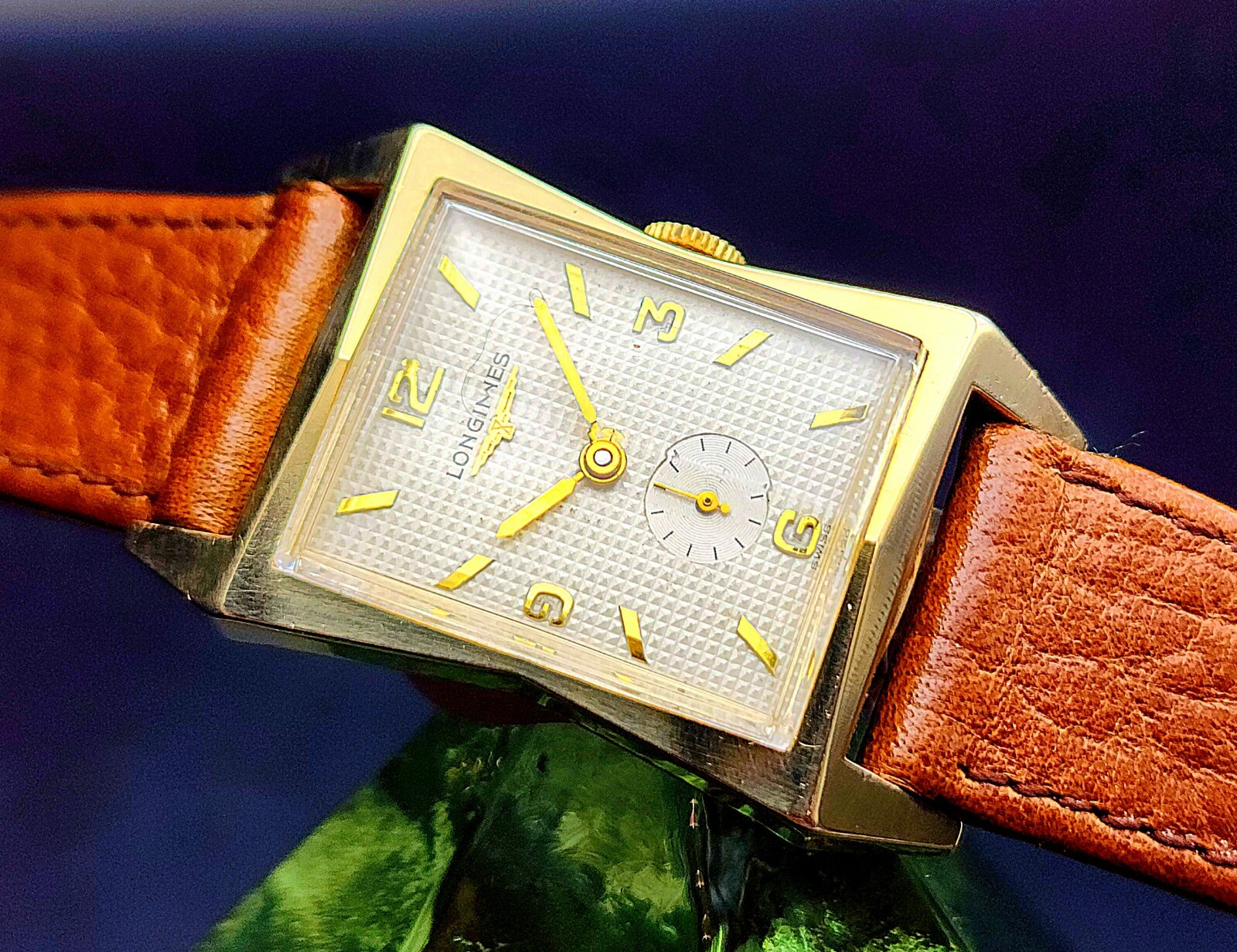 Vintage LONGINES 17J Manual Wind Retro Men’s Watch W/ Hobnail Dial & Unique Case