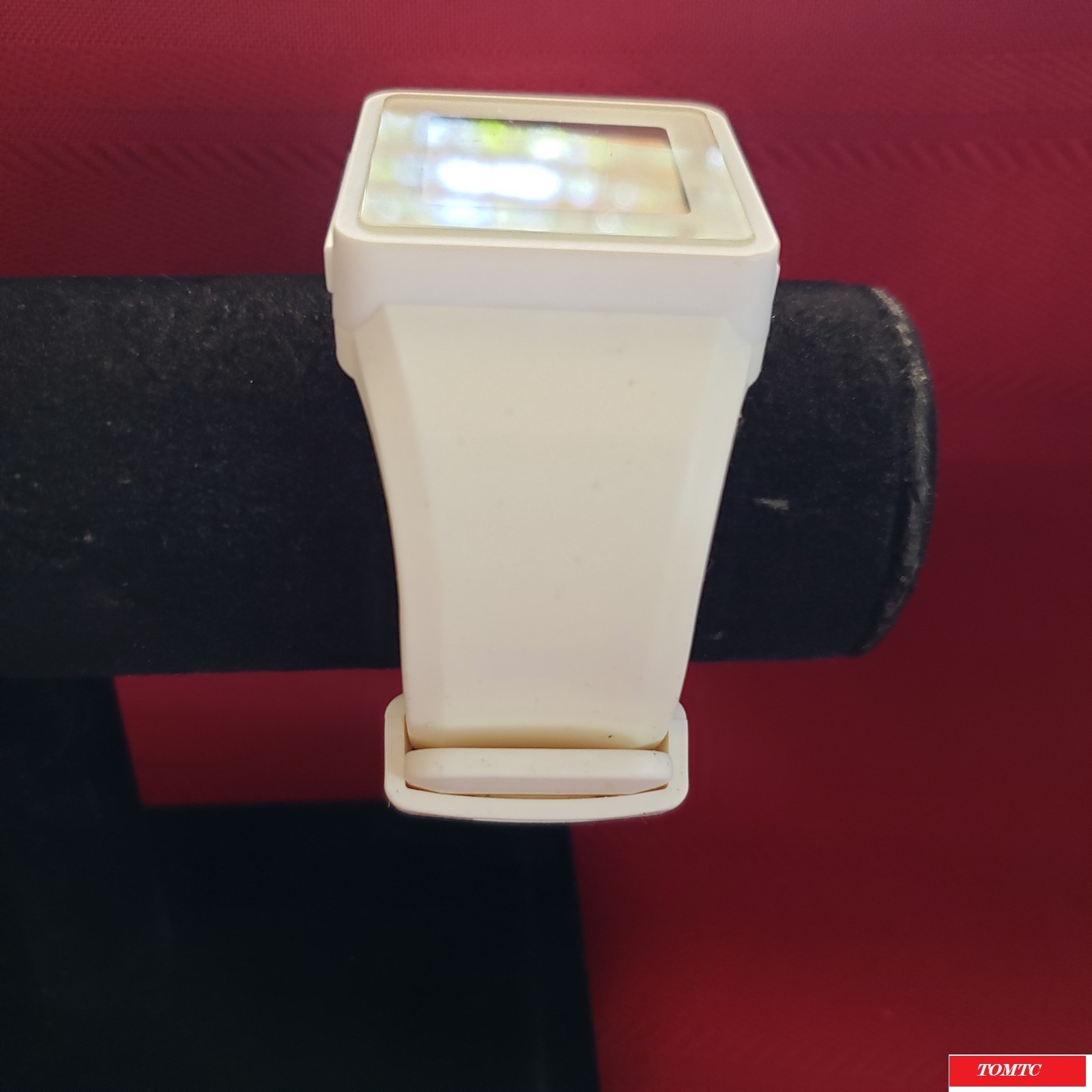 Nixon “The Newton Digital” (White) 30M China Movement w/ Case[11l]