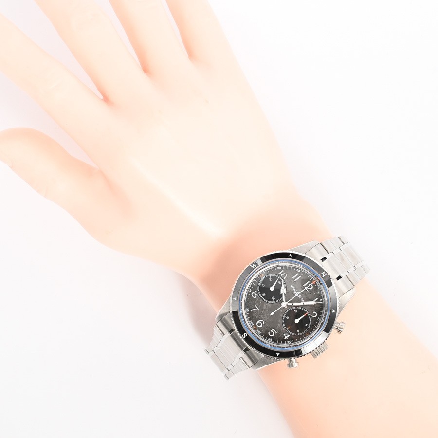 Montblanc 1858 Chronograph Zero Oxygen The 8000 Auto Gray Glacier – MB130983 –