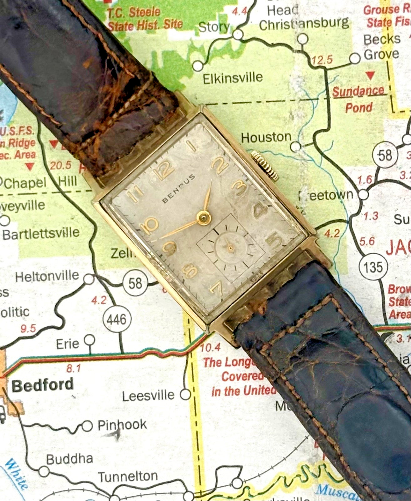 Vintage Benrus Men’s Mechanical Wristwatch 1940s Tank Swiss 17 jewel, Runs