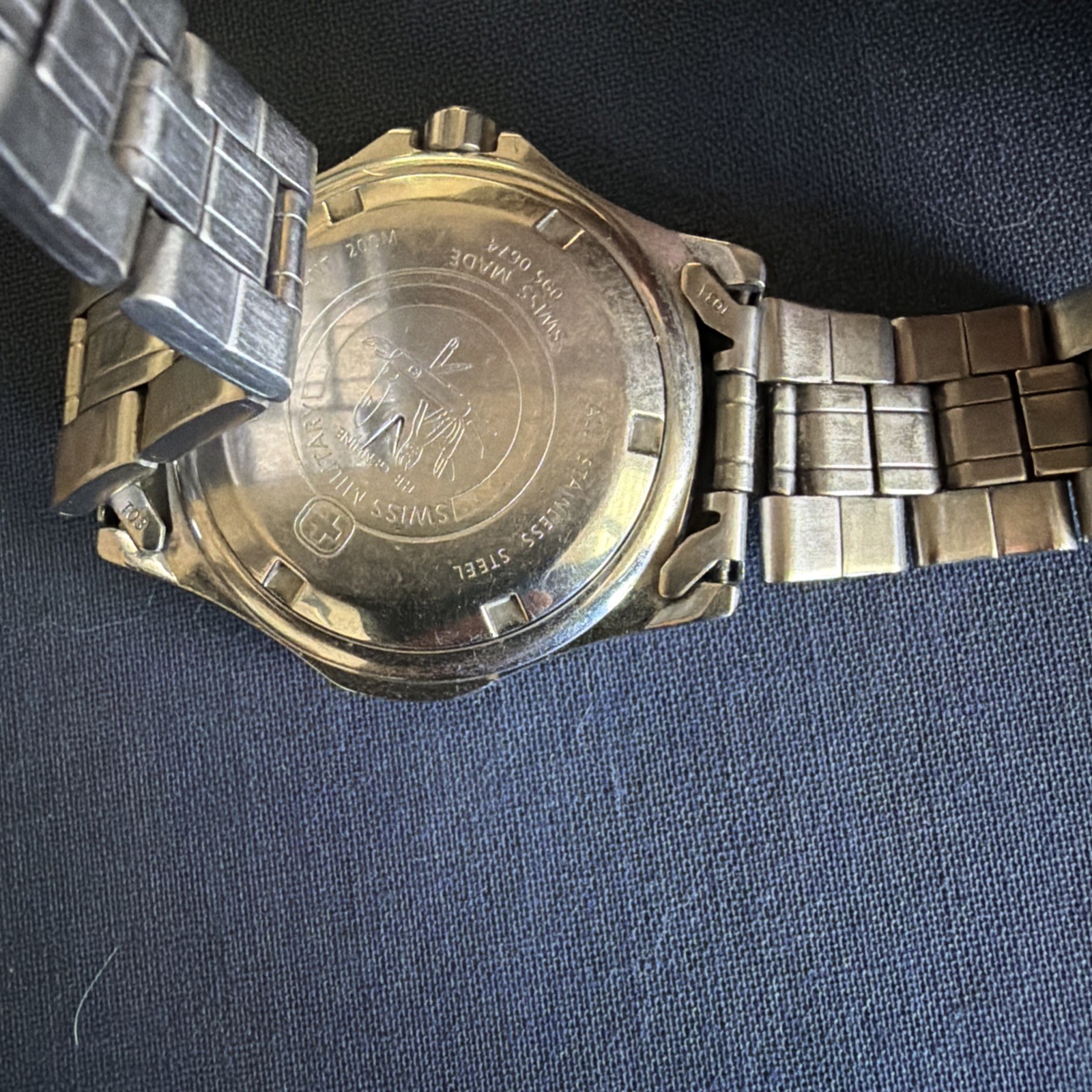 Mens Swiss Military Round Silver Tone Black Textured Dial Date Watch 095.0674 F1