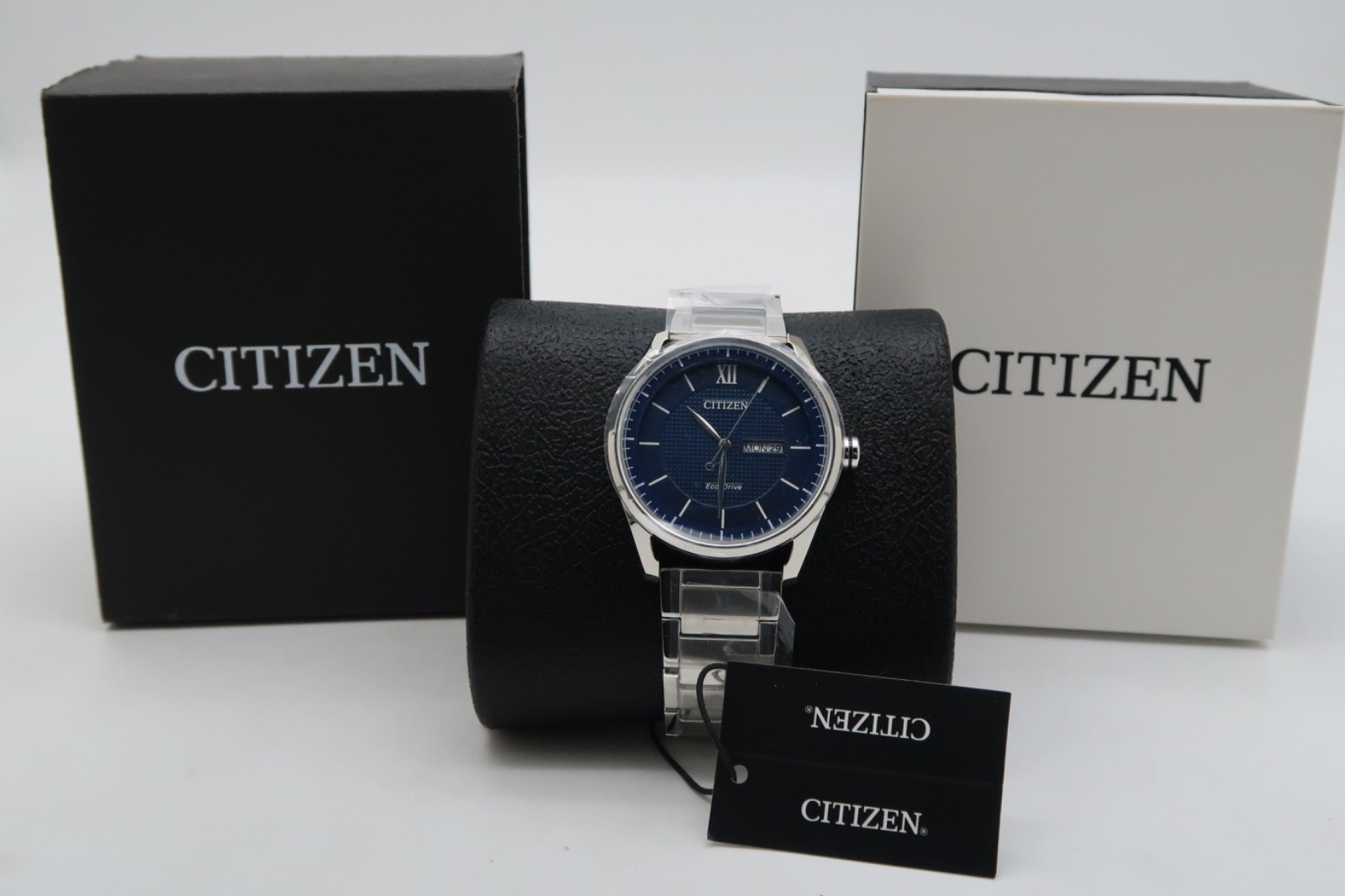 Citizen Eco-Drive Classic Blue Dial Men’s Watch Classic Stainless AW0081-54L NEW