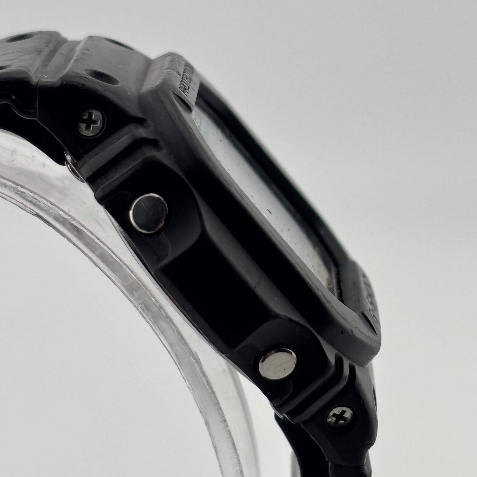 CASIO G-SHOCK G-5600UE Tough Solar Windshield damaged World Time 43.9mm
