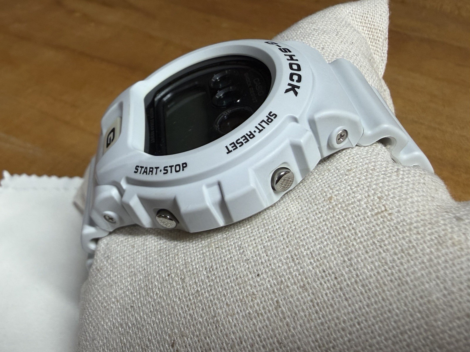 Casio G-Shock Men’s Watch – DW6900FS-8 Matte White / Grey