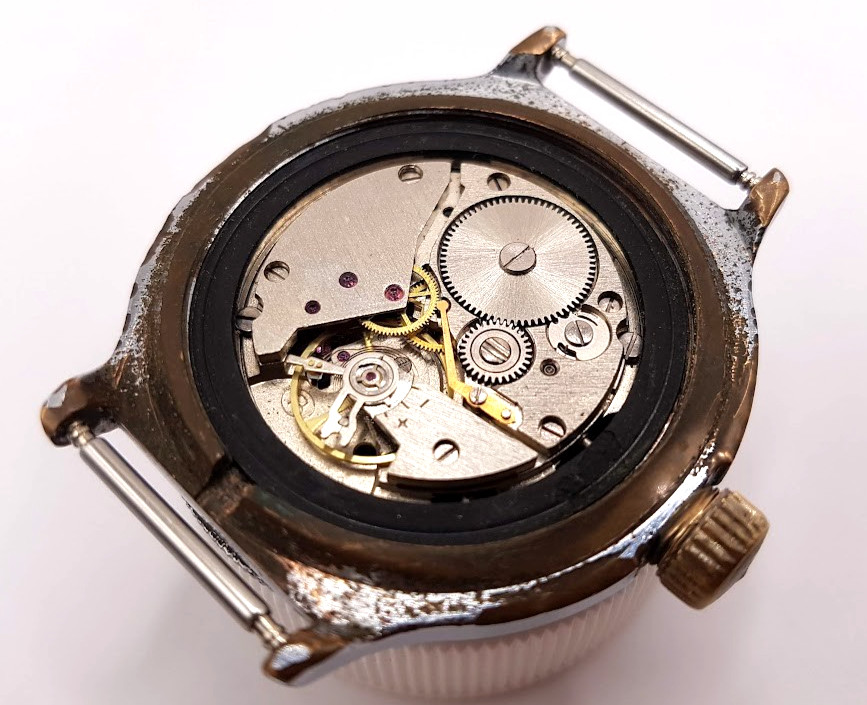 LEGENDARY RUSSIAN VINTAGE MENS WATCH VOSTOK KOMANDIRSKIYe MECHANICAL WORKING RAR