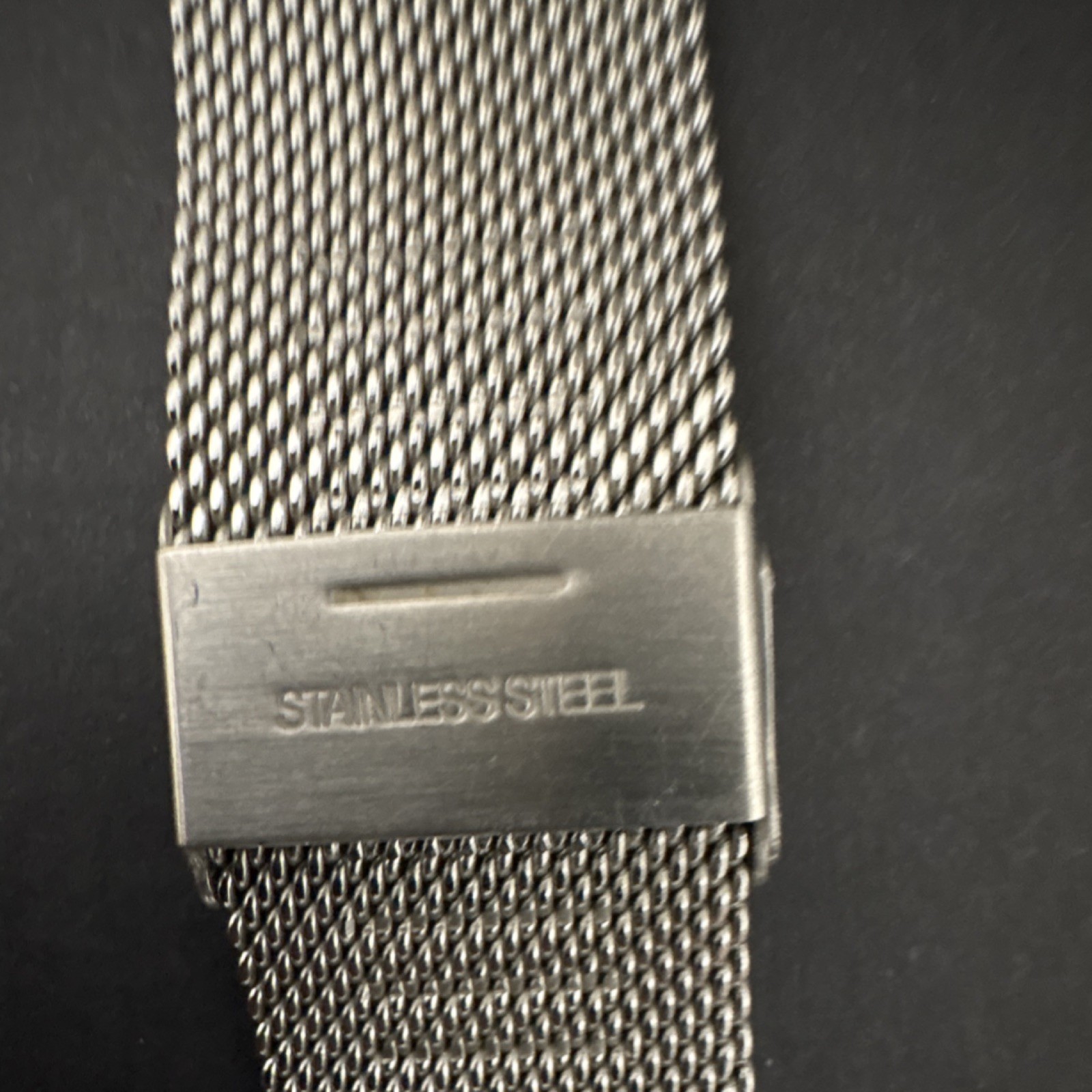 Kenneth Cole New York Quartz Analog Silver Dial Mesh Band Date 30m (3 ATM)