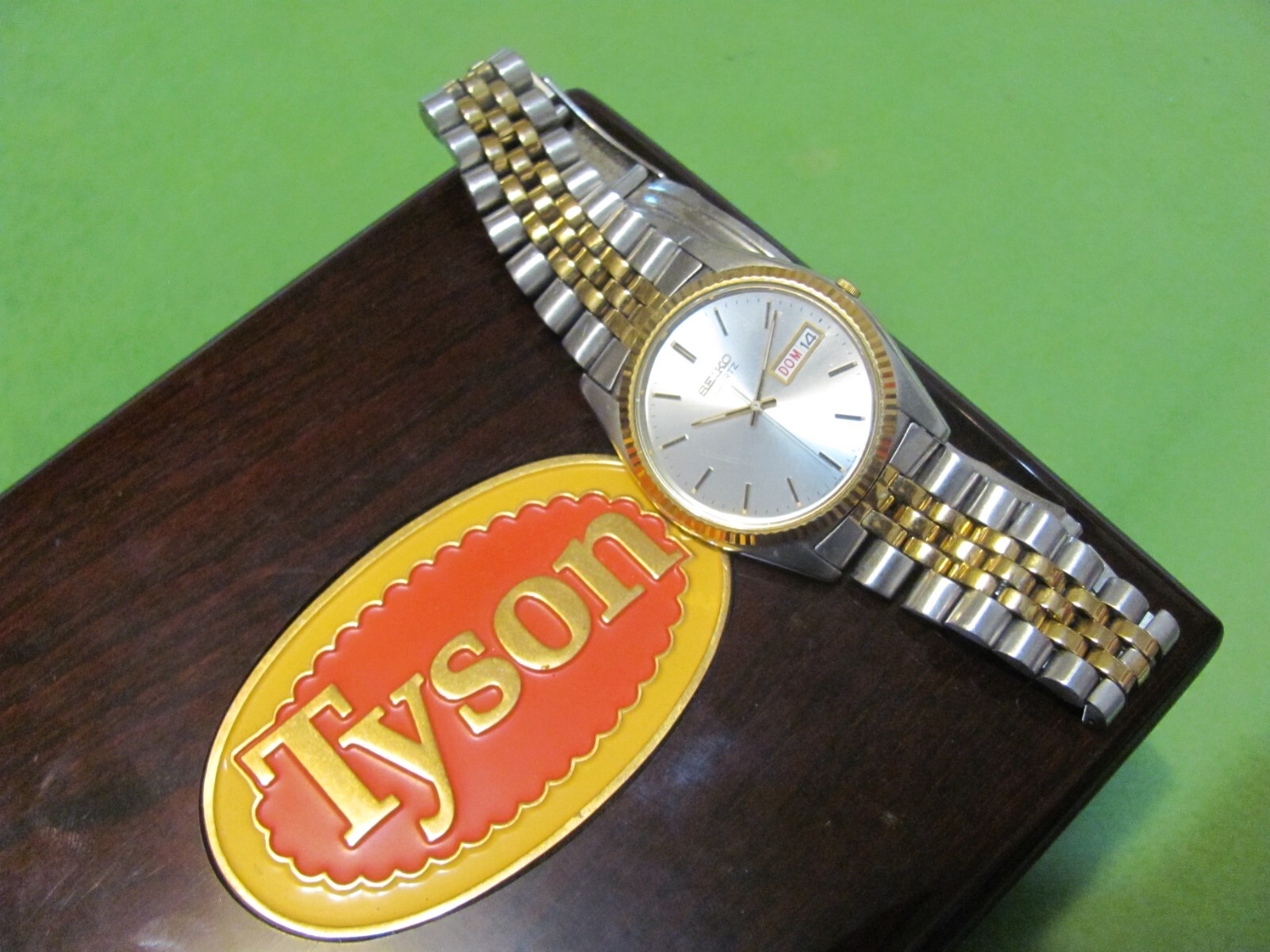 Vintage Seiko Men’s Quartz Watch 7N43-8111 MOV’T JAPAN 551178 w/ Tyson Food Box