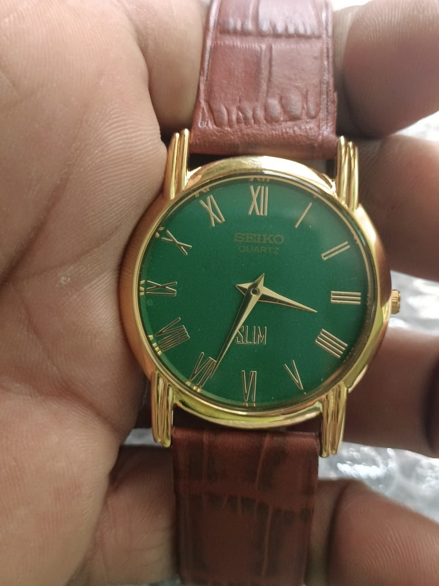 Vintage Seiko Quartz Japan Made Green Dial Men’s Wrist Watch Looking Good