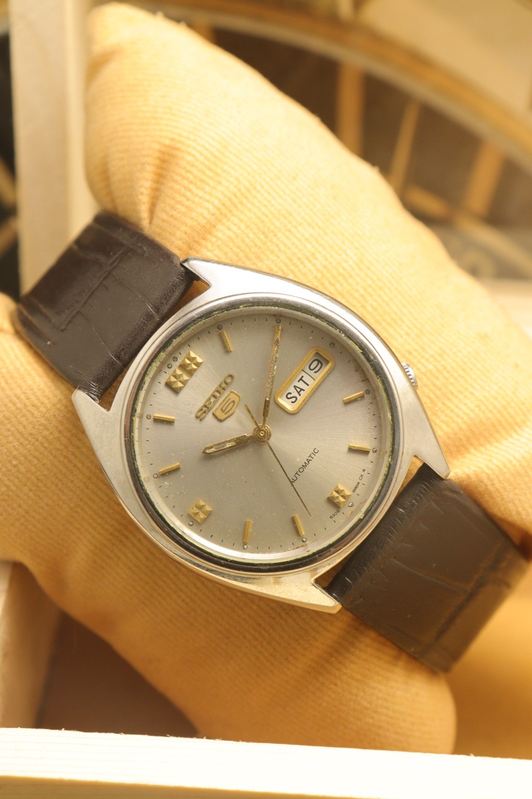 Vintage Seiko 5 Automatic Gray Dial Wrist Watch For Men’s Japan Movement 6309.