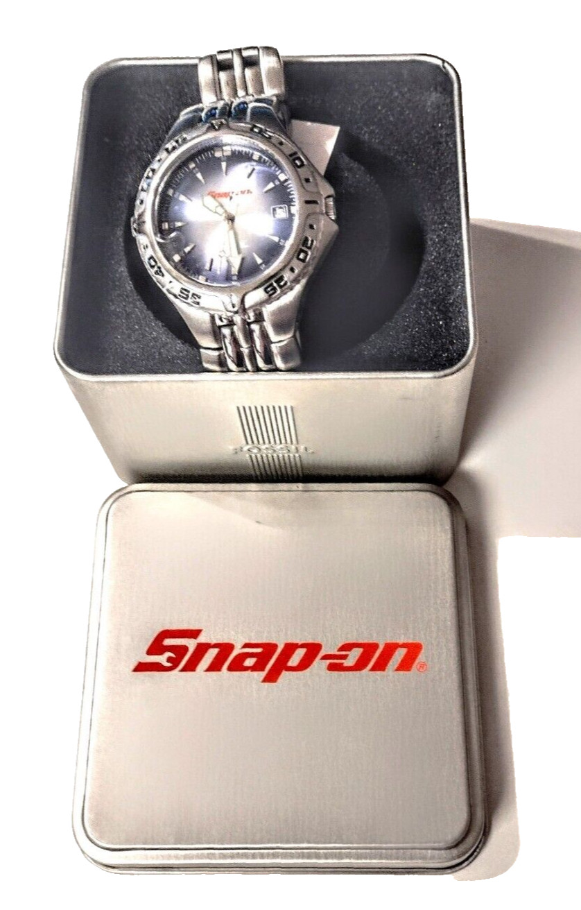 Snap-on Tools FOSSIL Watch in Tin ~ 2005 Old Stock ~ Needs Battery ~ NEW w/Tags!