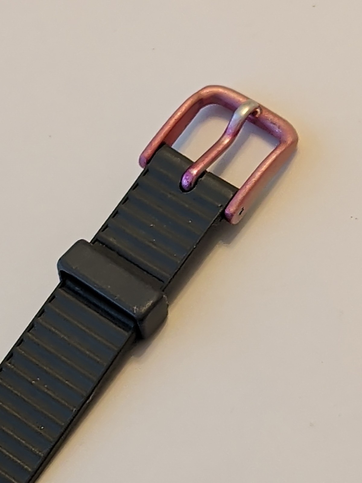 Retro 1980’s GIALLO SEAL Watch Quartz 25mm Blue Black Purple K8352A Swiss
