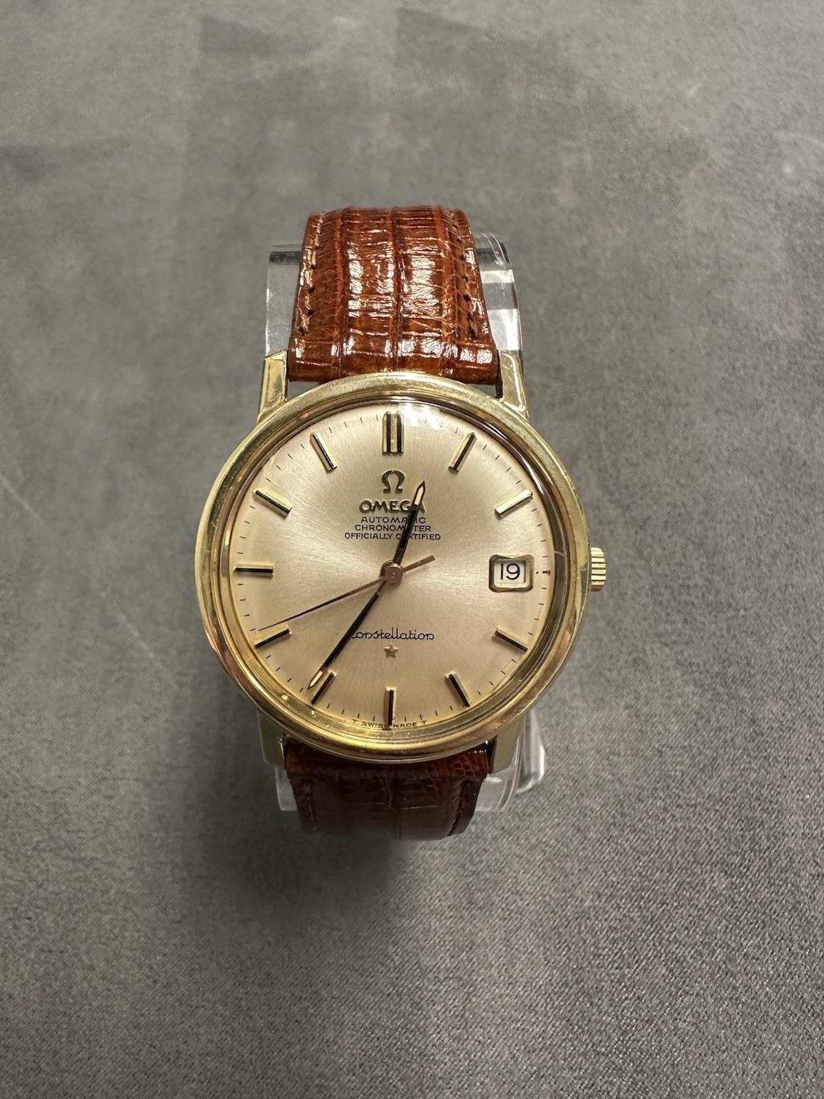 Omega Constellation 168.010 Quick Set Gold Capped Leather Band Men’s Watch