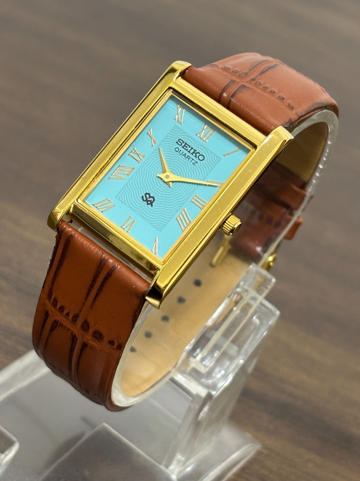 Vintage Classic Seiko slim Men’s Wrist watch -Leather Strap-Golden Plated