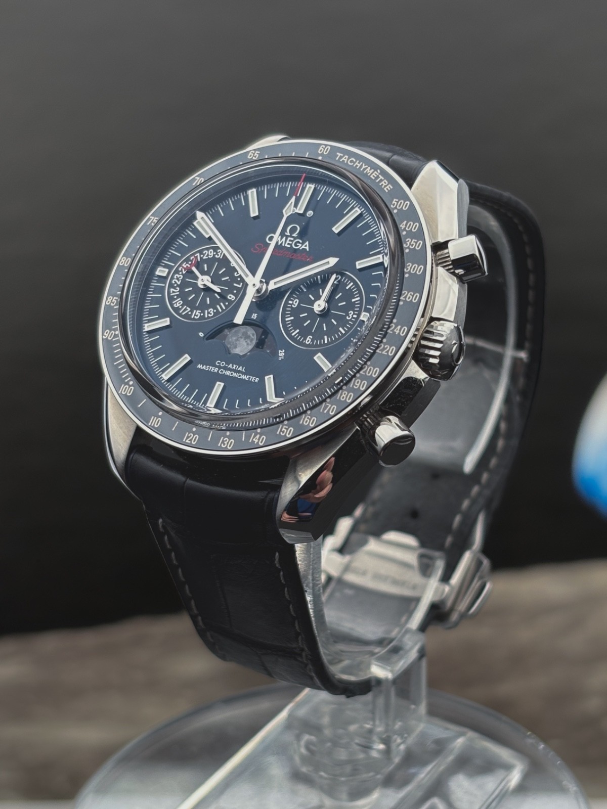 OMEGA Speedmaster Moonphase 304.33.44.52.03.001