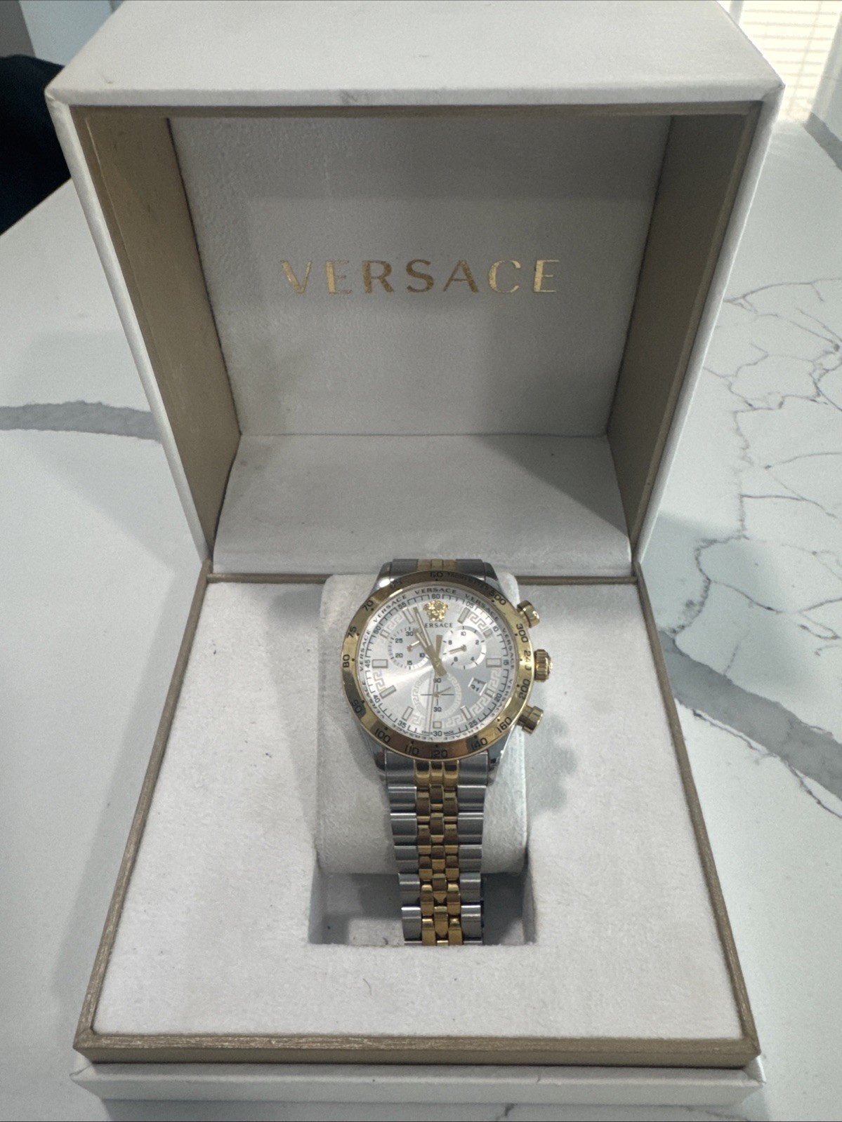 Versace VE2U00422 Hellenyium Chrono white silver gold Steel Men’s Watch NEW