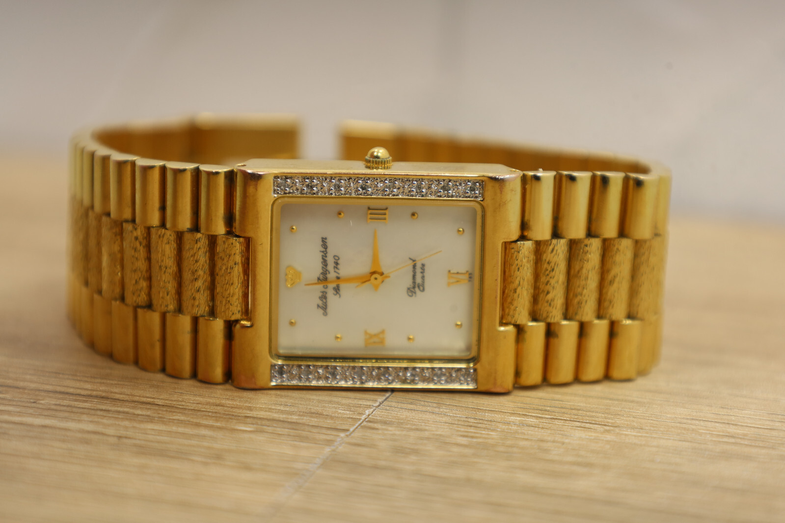 Jules Jurgensen Ladies MOP Dial Diamond Gold Tone Steel Watch 7884W New Bat 7.25