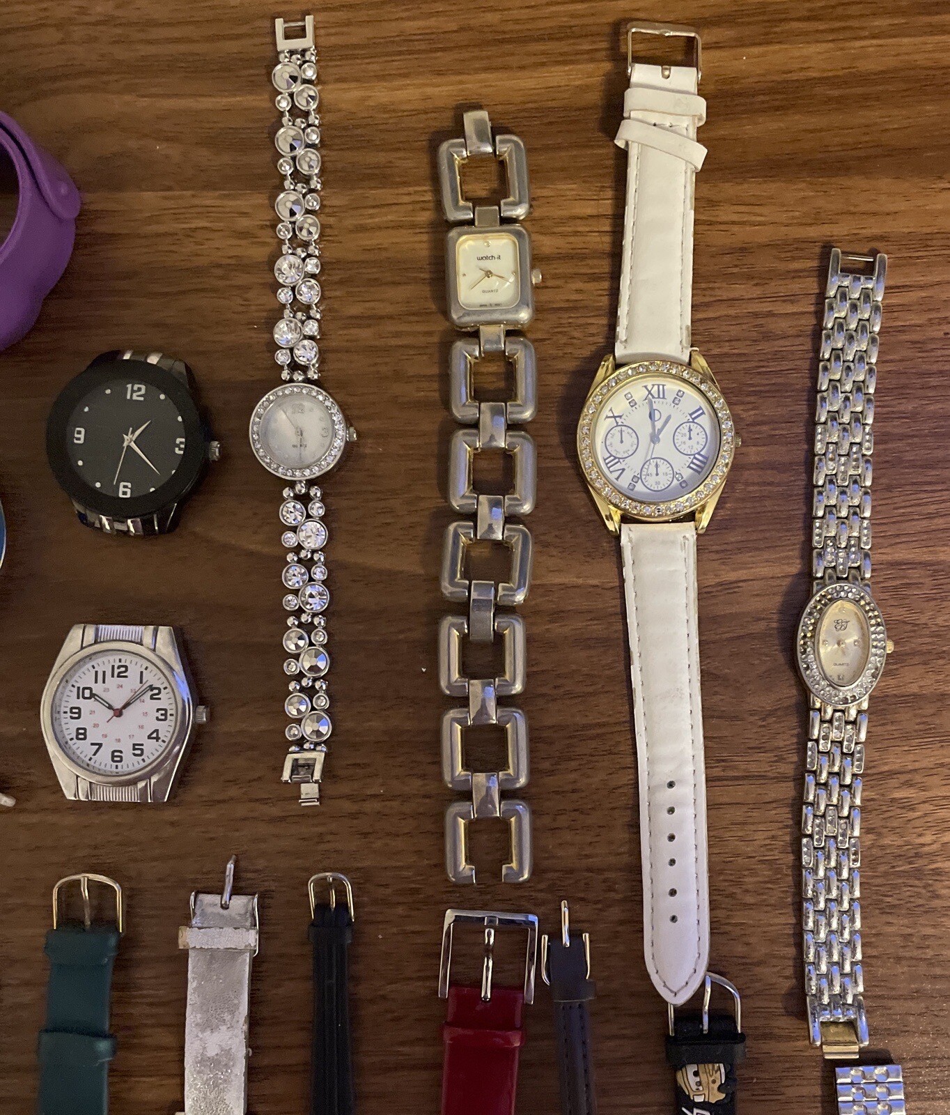 Lot Of 22 Vintage/ Modern Men’s & Women’s Watches SEE DESCRIPTION