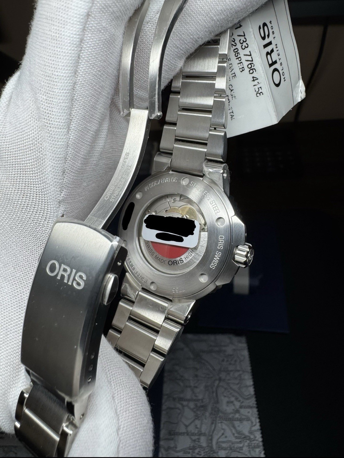 Oris Aquis Date Relief 41.5mm Cherry Red Dial Automatic Full Set