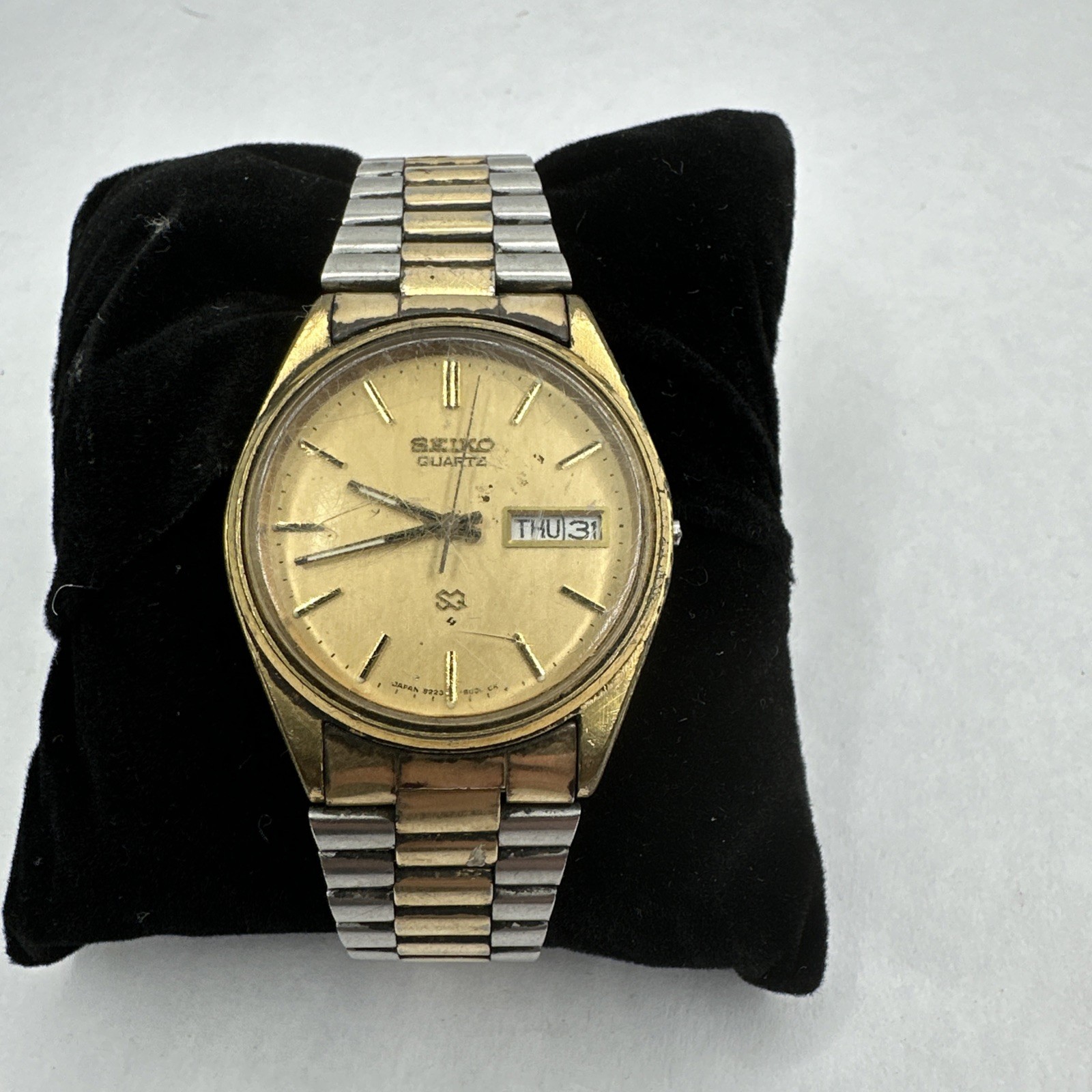 Vintag Men Seiko 8223-8019 Watch Baton Indexes Steel 2 Tone Bracelet Silver Gold
