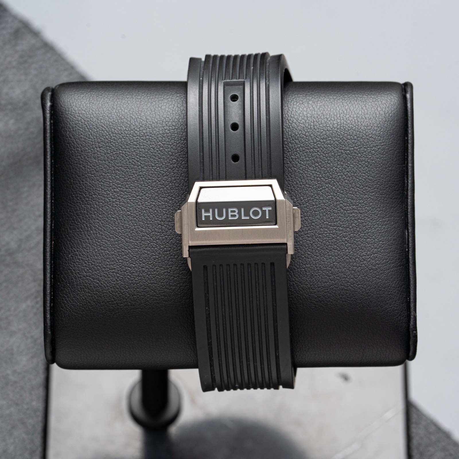 Hublot Big Bang Unico Clear Men’s Watch – 411.NM.1170.RX