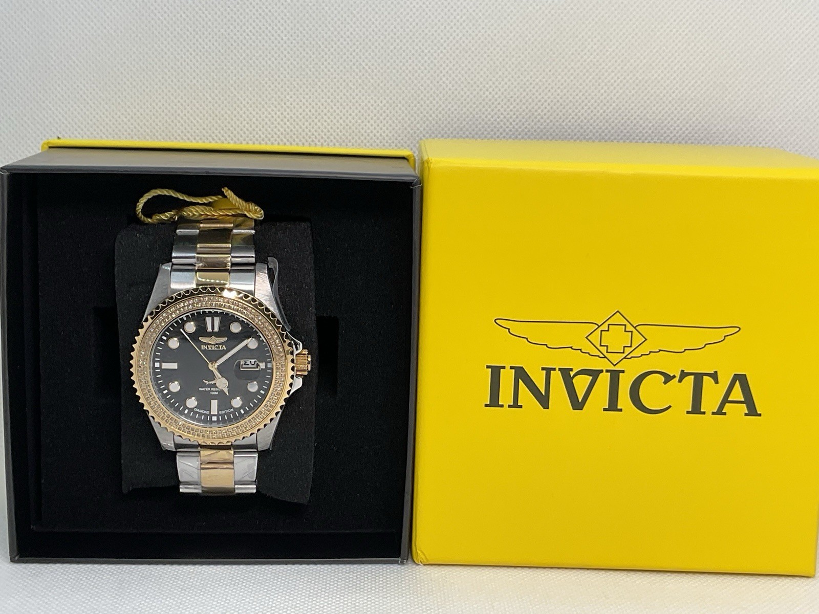 Invicta Diamond Pro Diver. New Old Stock. 43mm. Just Under 1 Carat Of Diamonds!