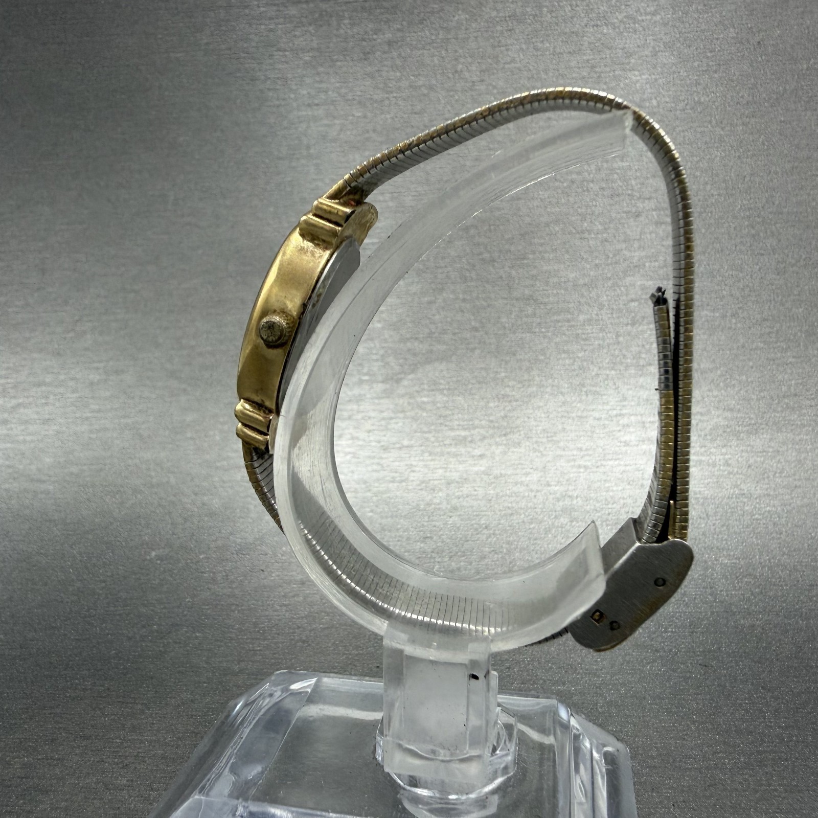 Elgin Watch Women 16mm Champagne Dial Gold Tone Oval Diamond Quartz New Battery