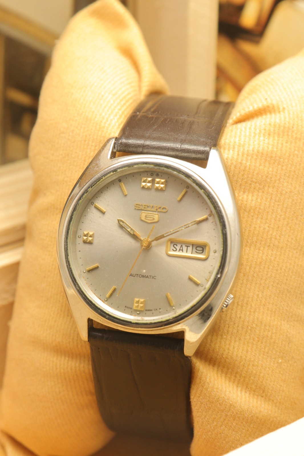 Vintage Seiko 5 Automatic Gray Dial Wrist Watch For Men’s Japan Movement 6309.