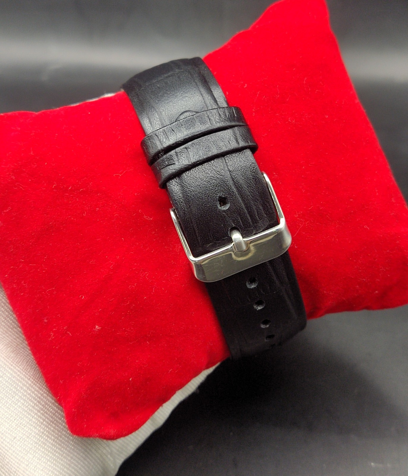 Vintage Refurbished Seiko Quartz Rectangular Green Dial Faux Leather Strap