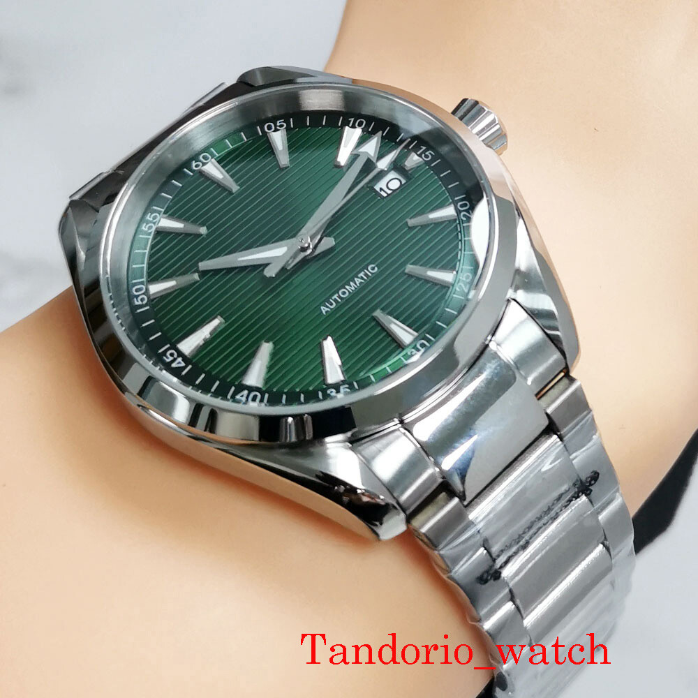 40mm Automatic Japan NH35A Movement Mens Watch Green Dial Date Screw Down Crown