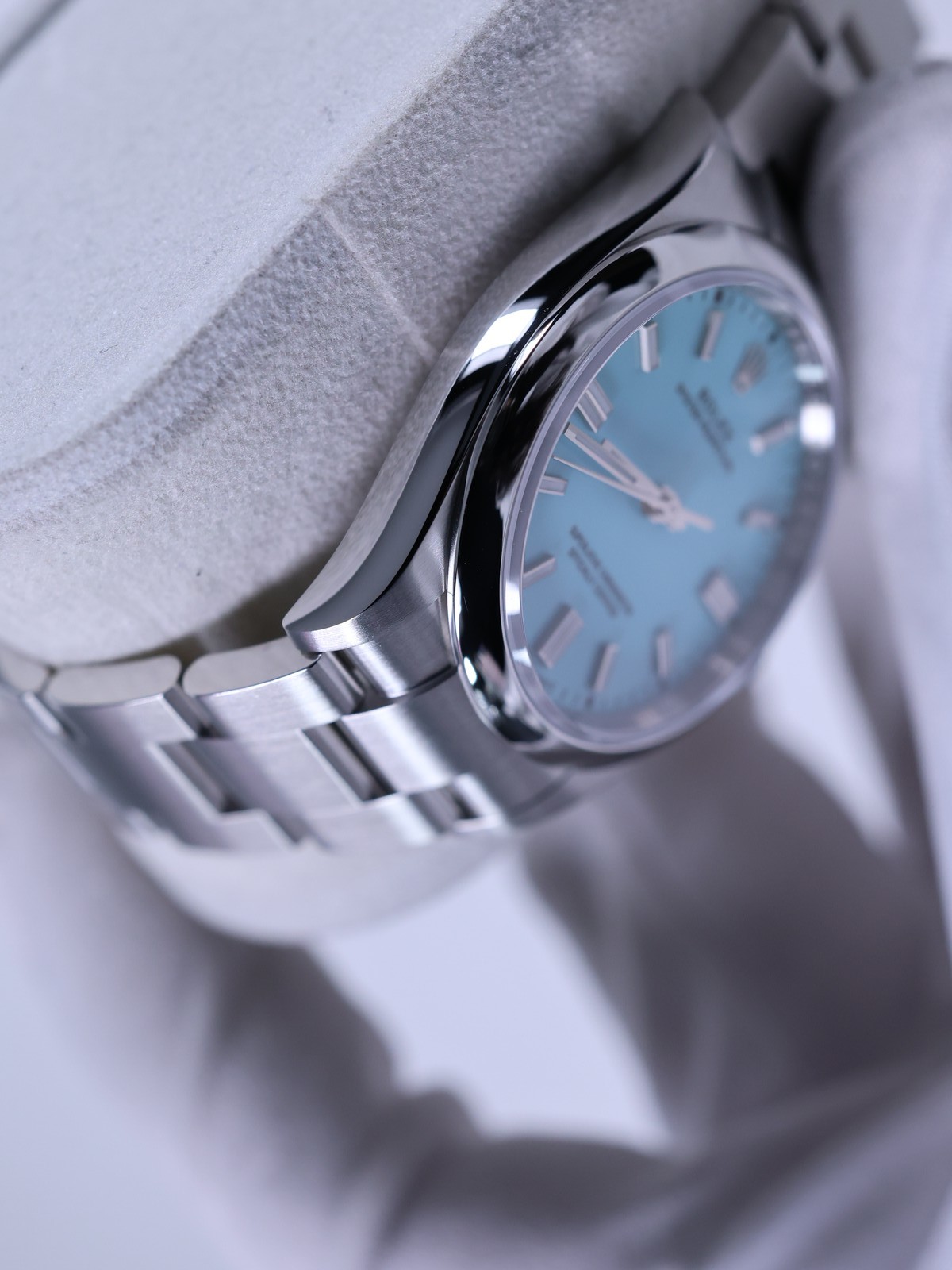 Rolex Oyster Perpetual 36 126000 36mm Sky Blue / Blue Dial Full Set New