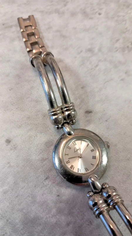 Elegant Vintage Charm Ladies Watch – Length 18cm – Fitted with New Battery