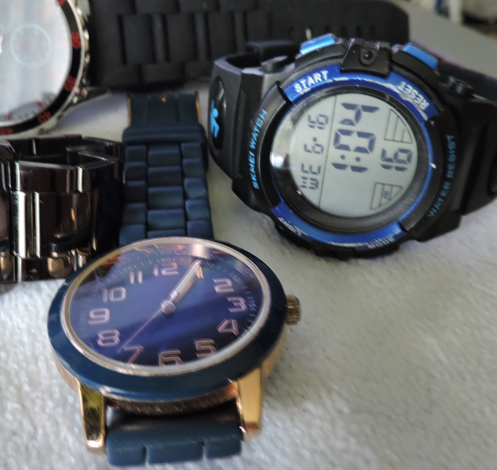 5pc Assorted Mens Watches lot All working condition New batteries