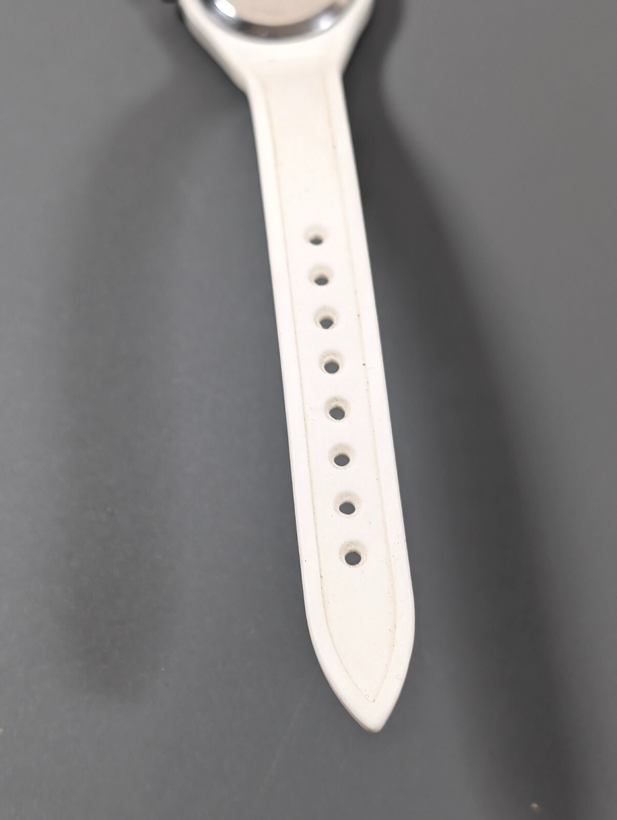 Womens White Pink Silicone Rubber Band Watch 30mm New Battery