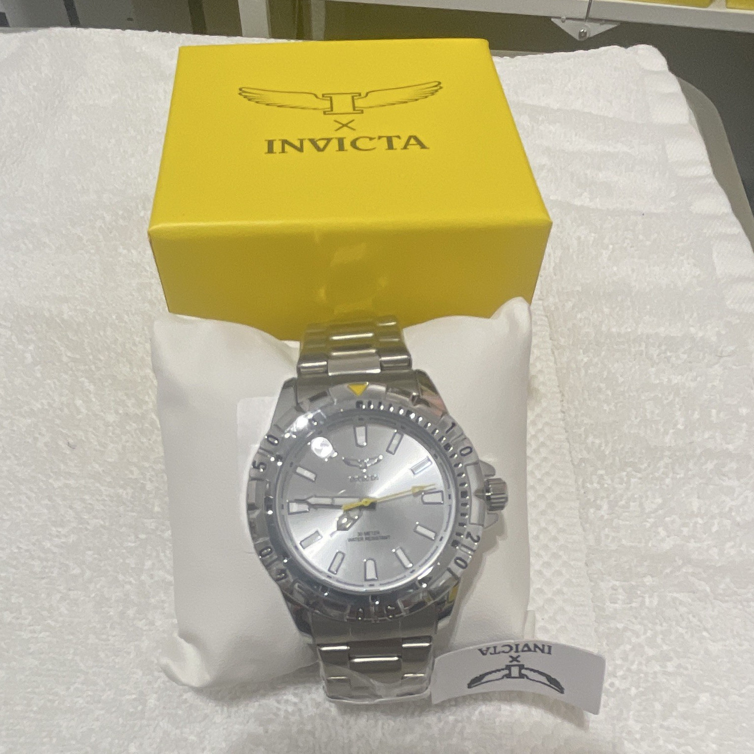Invicta Men’s Analog Quartz 50mm Silver Dial Steel Bracelet 100m Box