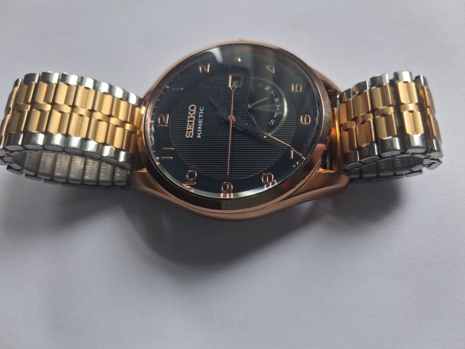 Seiko Neo Classic Kinetic 5M84-0AC0 – Rose Gold / Black Dial – Fully Tested