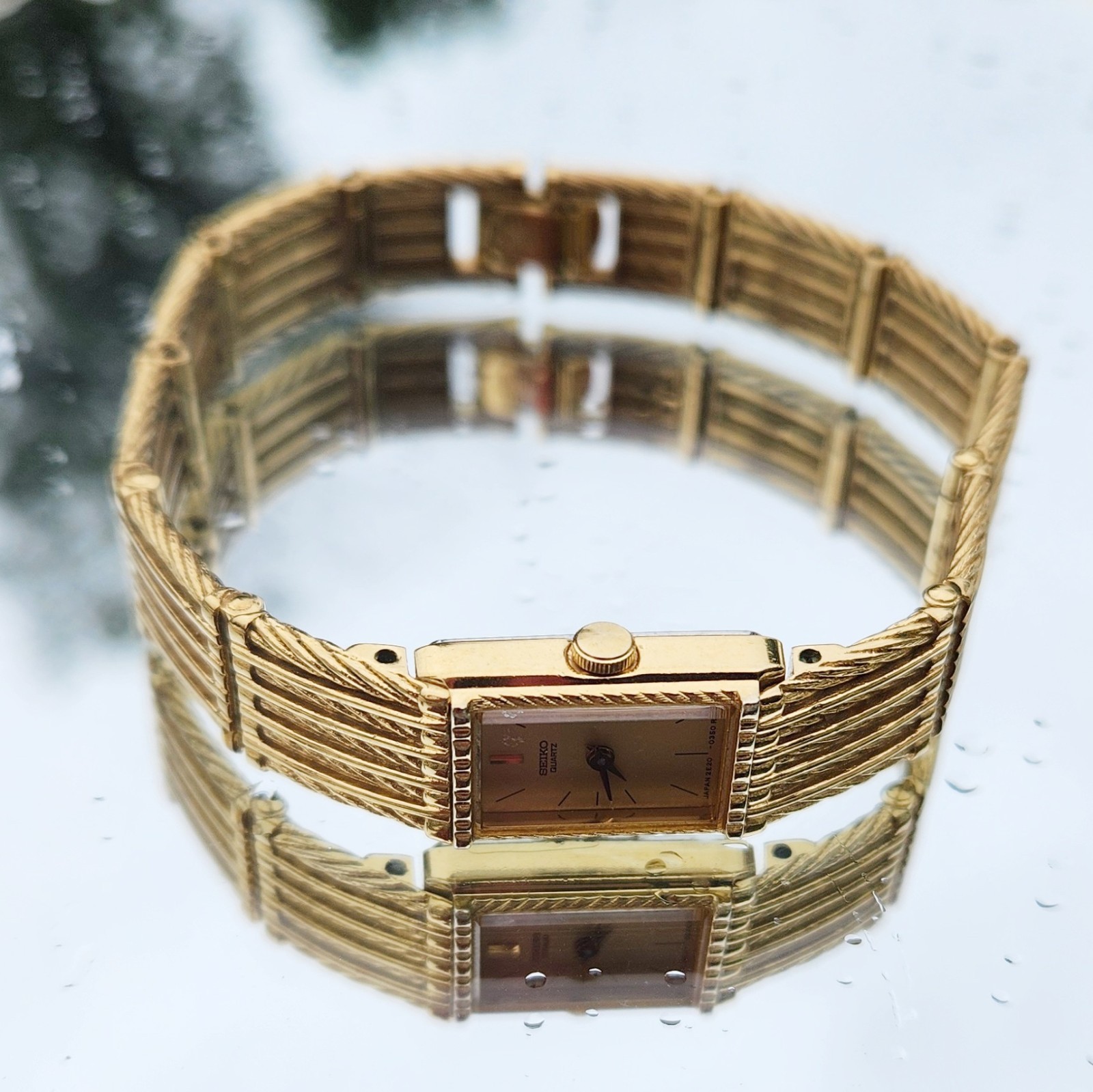 Vintage 90s Seiko Gold Tone Quartz Watch