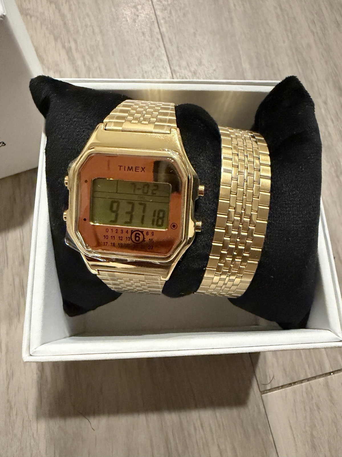Timex MM6 Maison Margiela T80 Watch Gift Set – Brand New