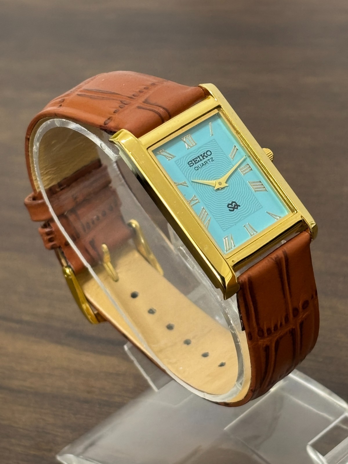 Vintage Classic Seiko slim Men’s Wrist watch -Leather Strap-Golden Plated