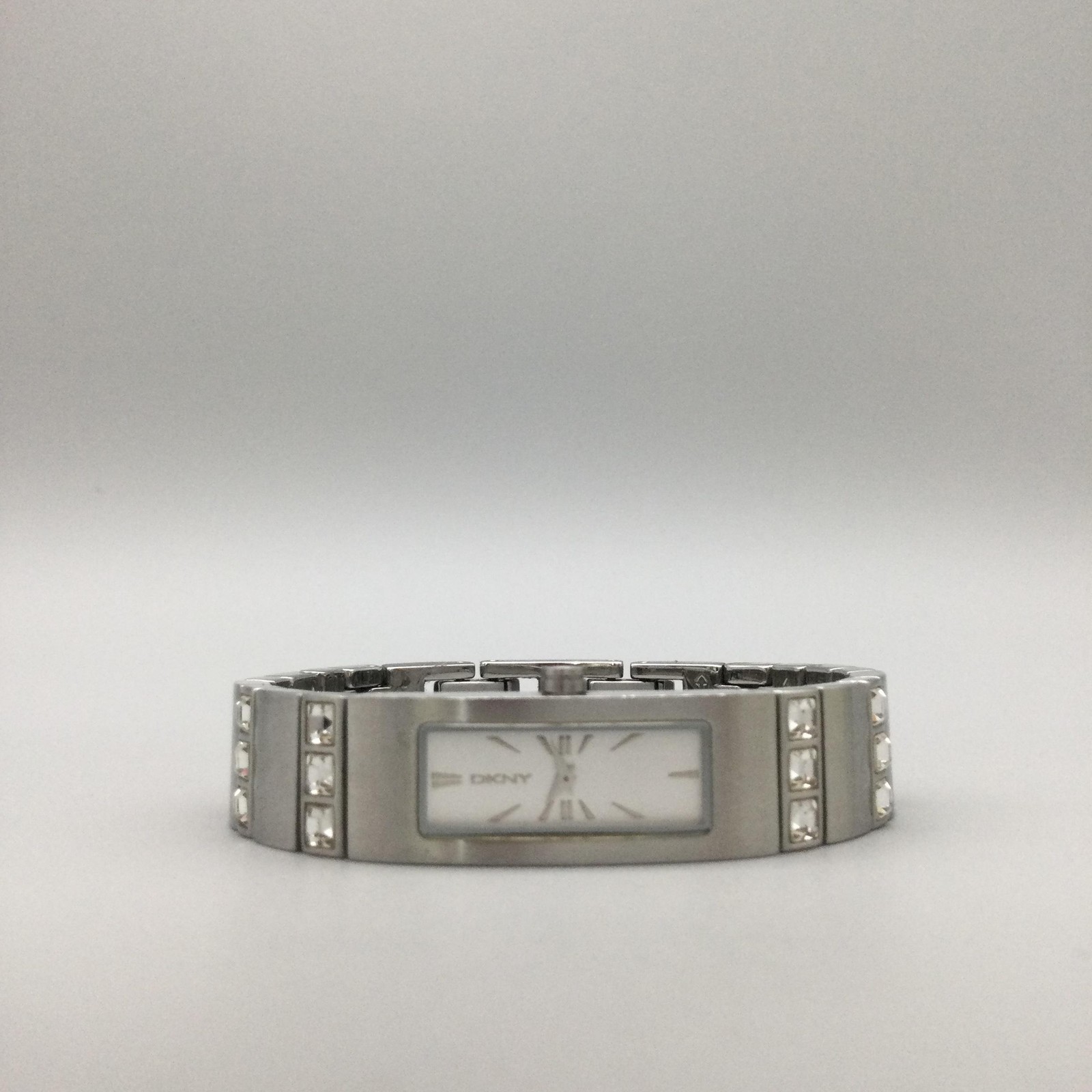 DKNY Womens Watch 13mm Silver Tone Stainless Crystals NY-2001 New Battery 6″