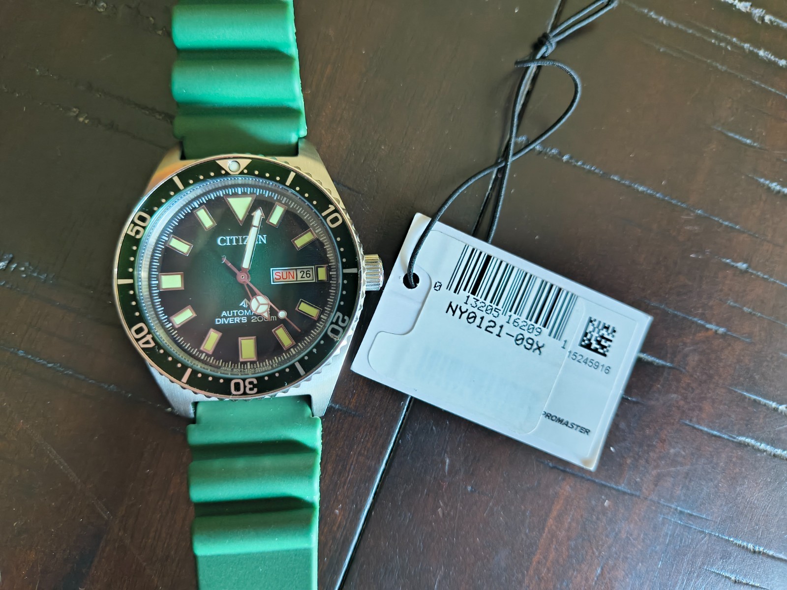 Citizen Promaster Diver Automatic ny0121-09x Green Face and Strap with Box