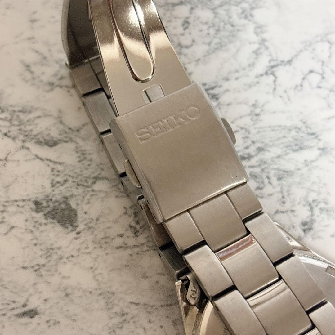 SEIKO V158 0AB0 men’s solar day date wristwatch working excellent condition