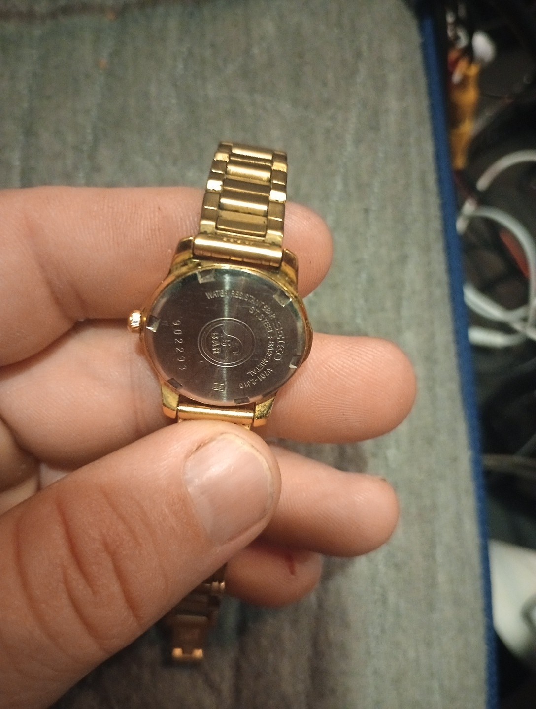 Ladies Seiko Watch 5 Bar V701-2J10