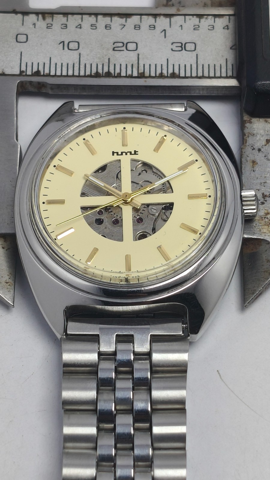 HMT Nova 17 Jewels Hand Winding Wrist Watch For Men’s In Working Condition