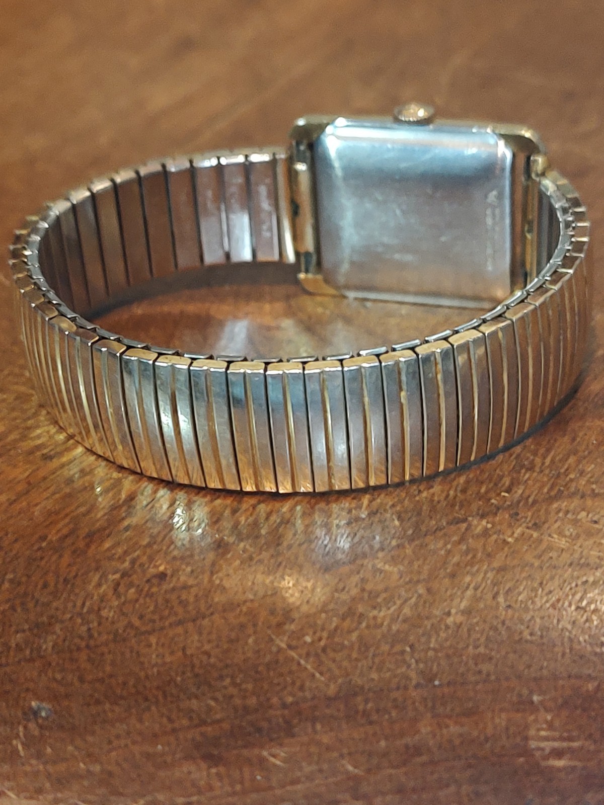 1944 Elgin 19j Rectangle Case Mens Wristwatch – Good Working Condition!