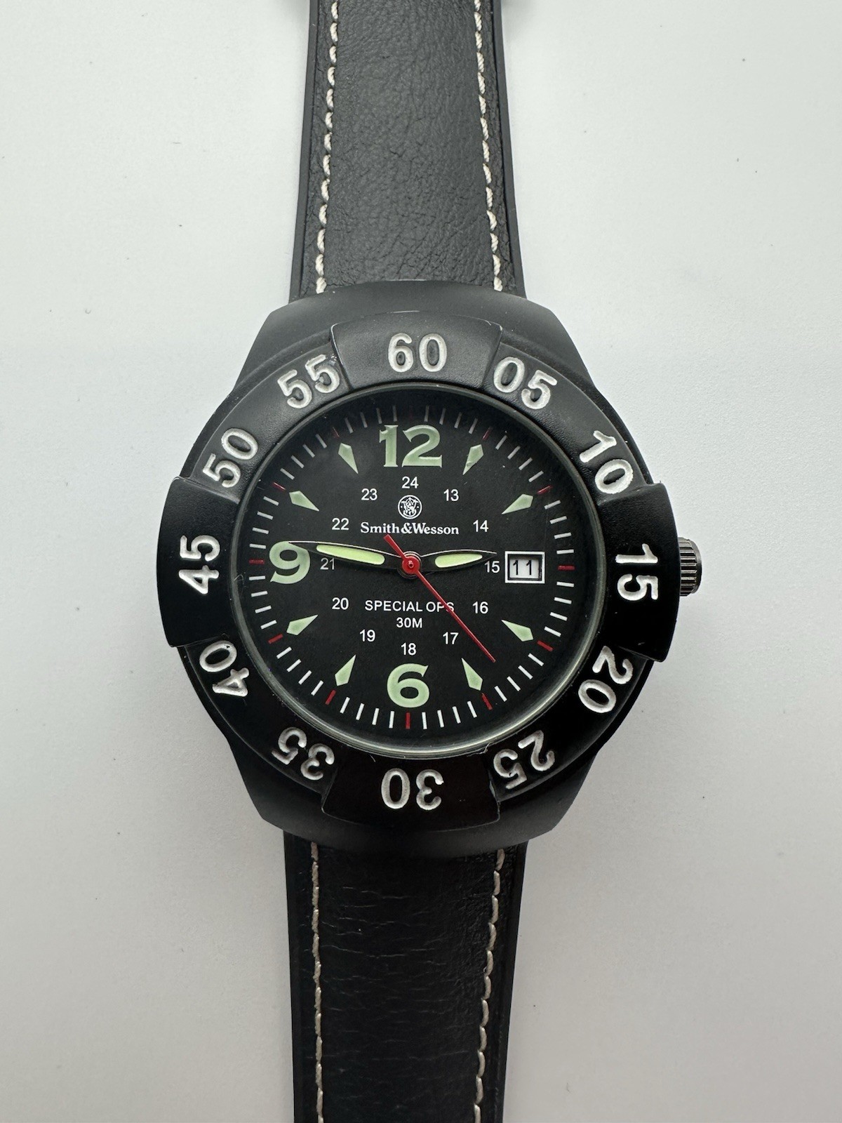 Smith & Wesson Men’s Sports Special Ops Analog Watch Black Faux Leather Glow