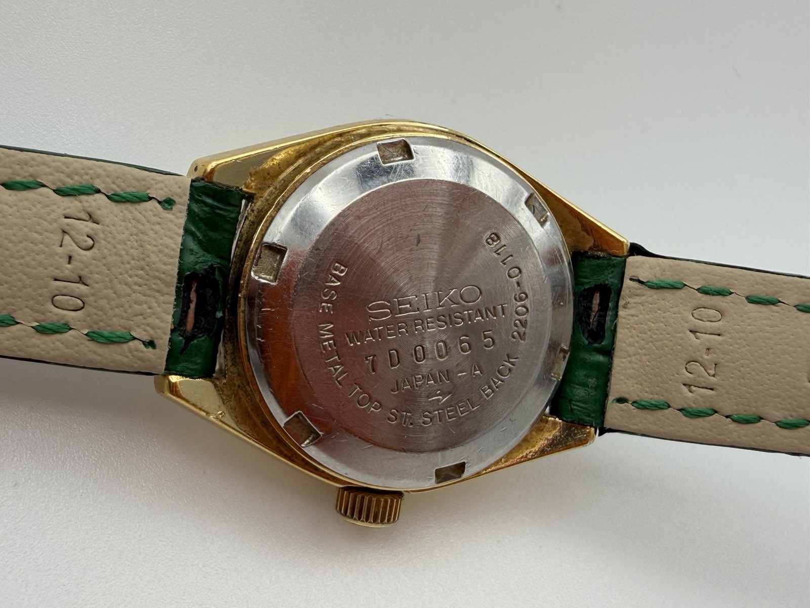 Seiko Hi-Beat Automatic 17J Day/Date Vintage Gold Tone Gray Dial Green Strap
