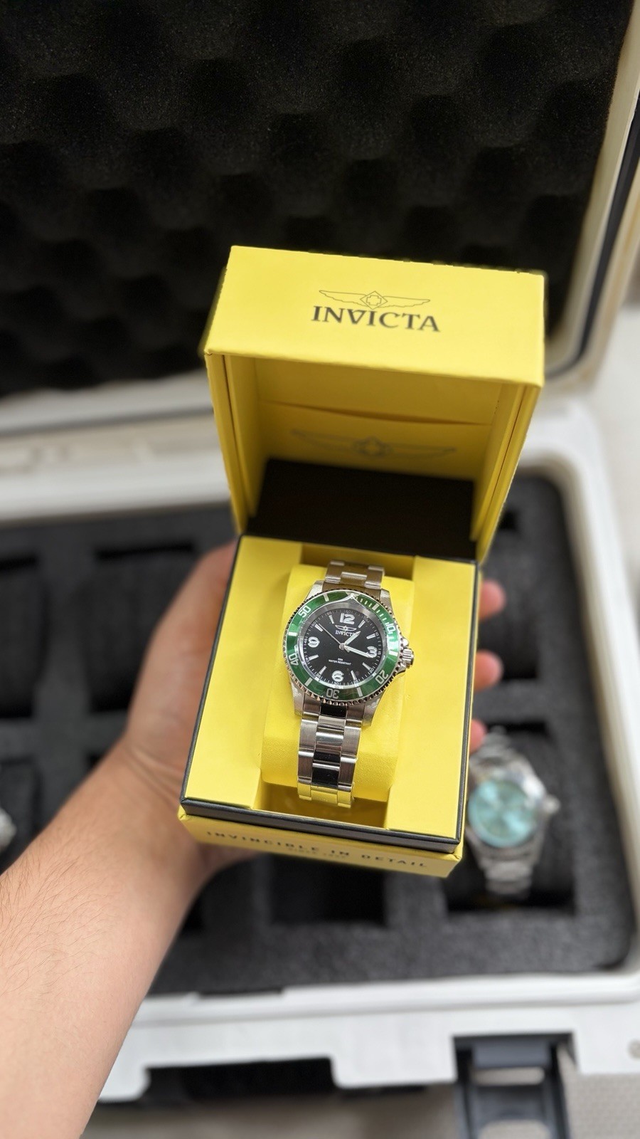 Invicta Specialty Rowan Men’s Quartz Diver 40mm Black Dial Green Bezel Box