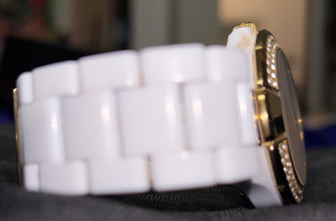 GUESS Watch U11623L1 White Polycarbonate GoldT & Crystals Battery Options-Read