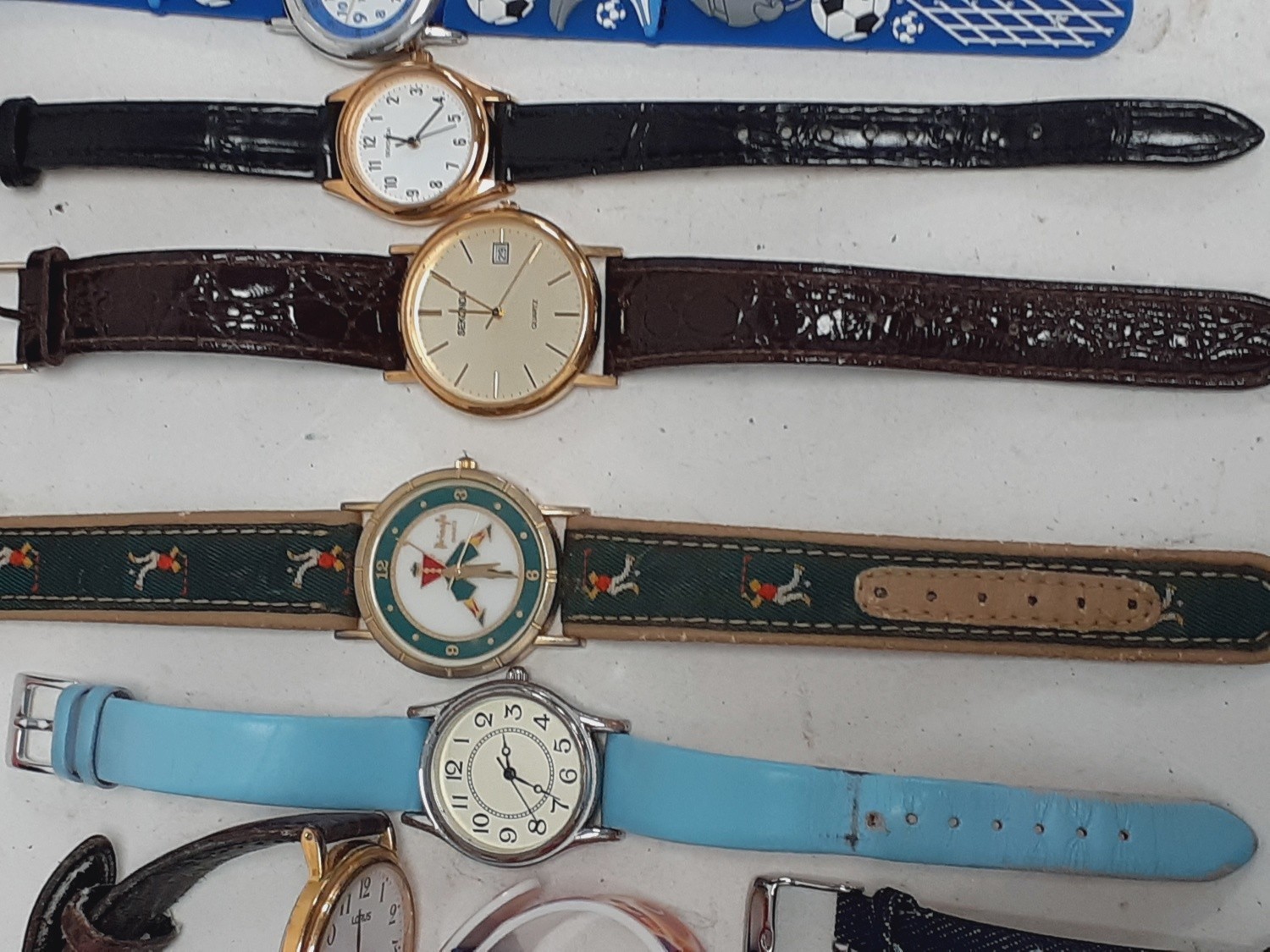 38 x Assorted Watch Collection Various Brands, Styles Sizes Spares/ Repairs
