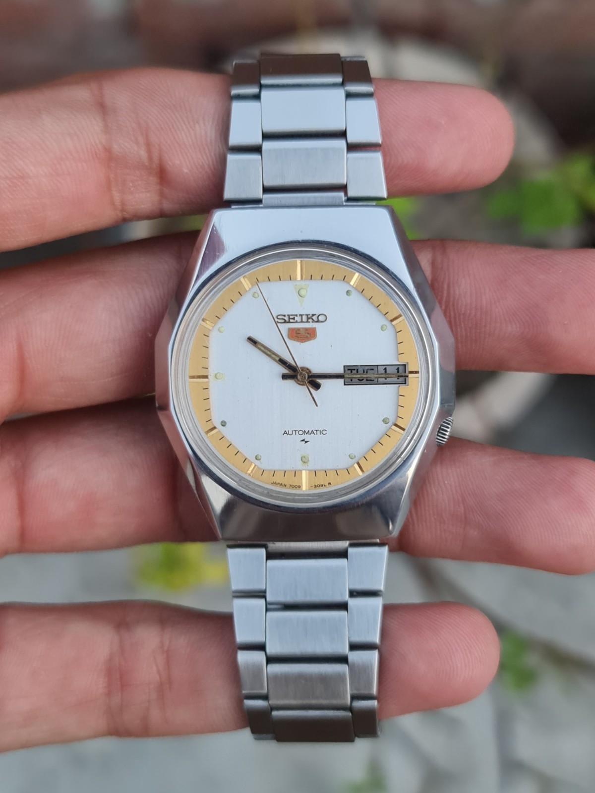 RARE Seiko 5 Vintage White Dial Orange 5 Logo Automatic Mens Watch 7009-8440